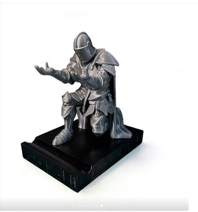 3D Printed Executive Knight Pen Holder, Office Supplies Pen Stand, Hero Knight in Armor Kneeling Posture Pen Holder Displa